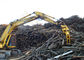 Carga do transporte de materiais da sucata dos acessórios de demolição da máquina escavadora de KOMATSU PC200 grande